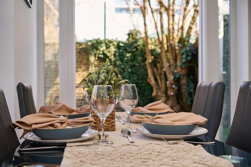 Fabulous 3 Bed Nw London Apartment With Private Garden מראה חיצוני תמונה